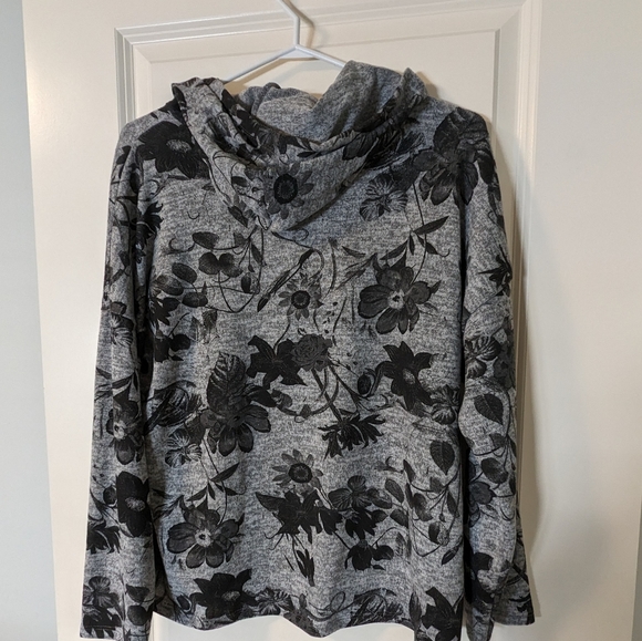 Grey with black floral pattern cropped hoodie - medium - Picture 5 of 6